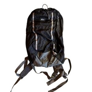 REI Flash 18 Day Hike Pack Bag Hydration Compatible, Black Gray